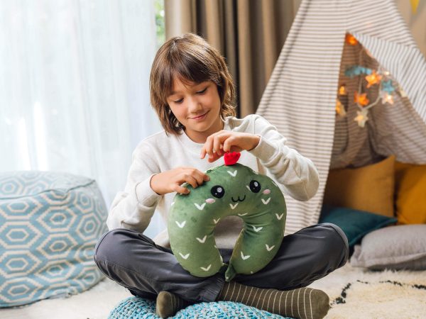 pp_carousel_cactus-pillow_1000234606_v2b