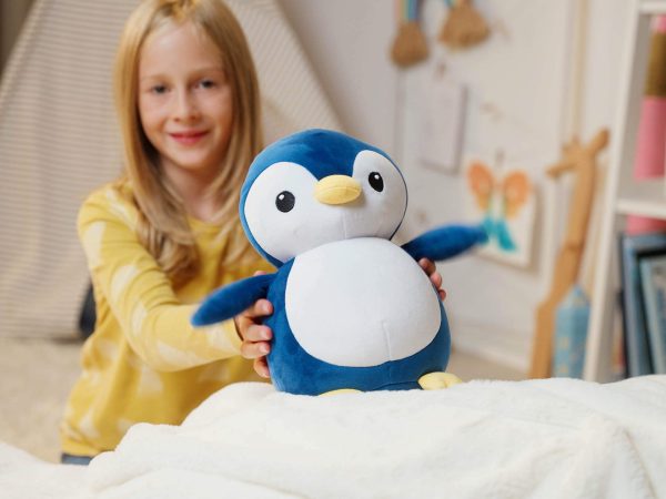 pp_carousel_penguin-pillow_1000234609_v2a